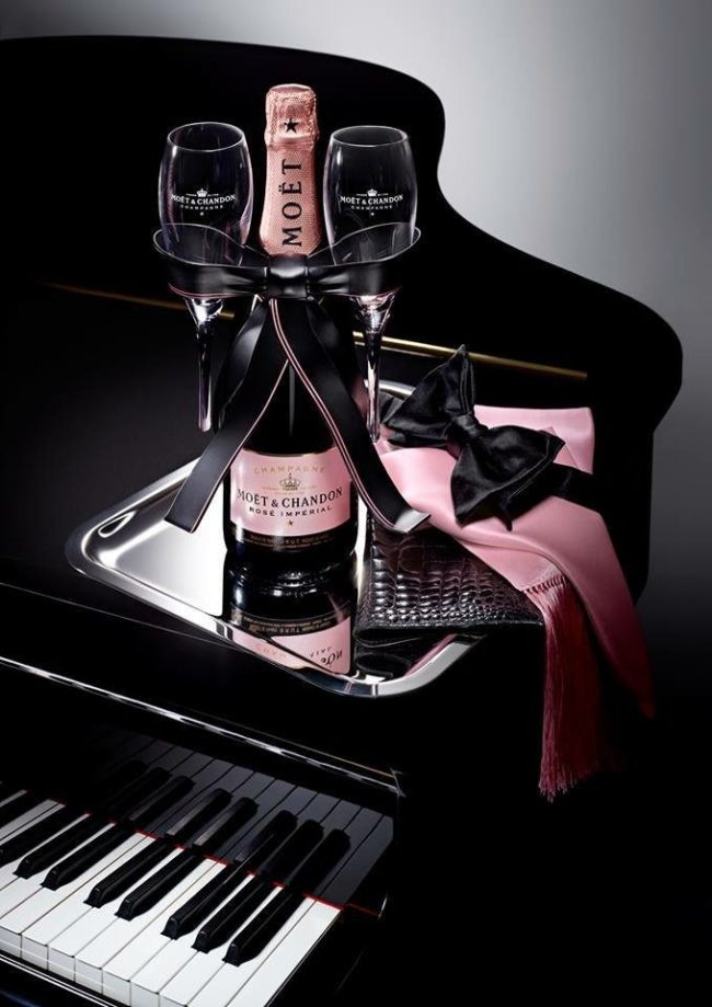 Moet-e1495385255930